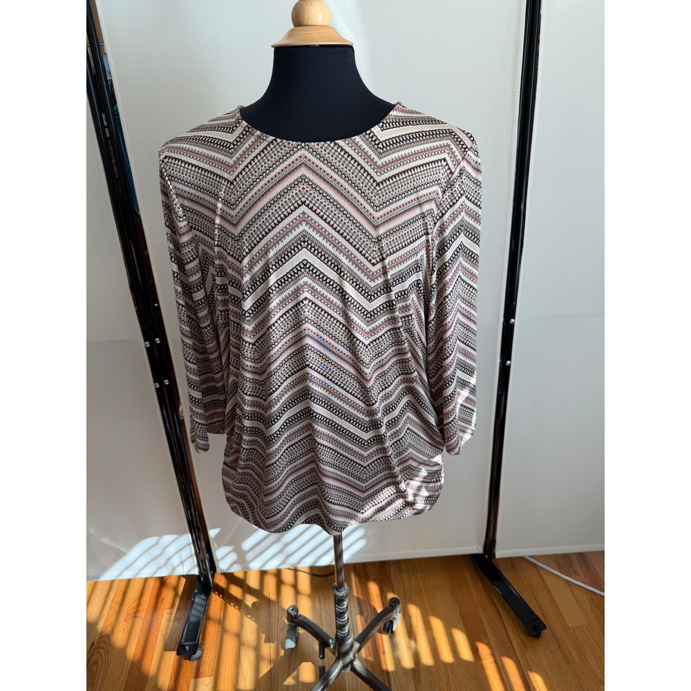 Chicos Travelers Chevron Zig Zag Ruched Top Pink Tan Size 3 XL